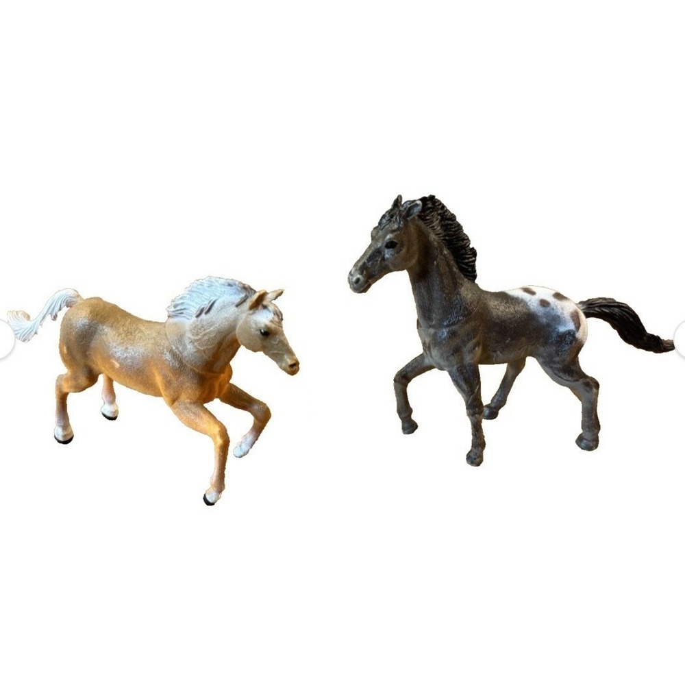 Vintage Toy Horses Figures Lot Animal Farm Stable House 1395-D 1395-P Horse F